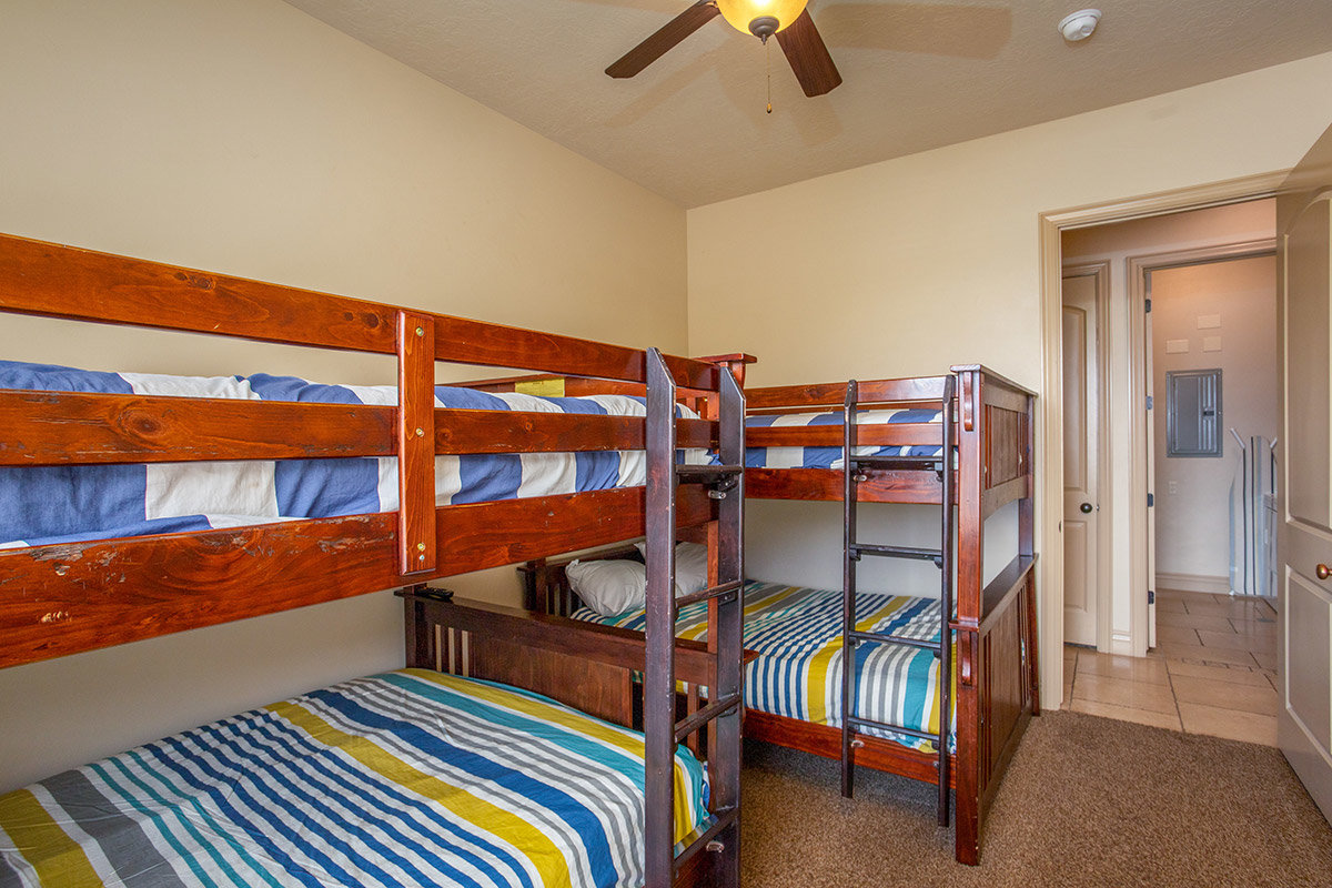 Hotel room with twin bunk beds