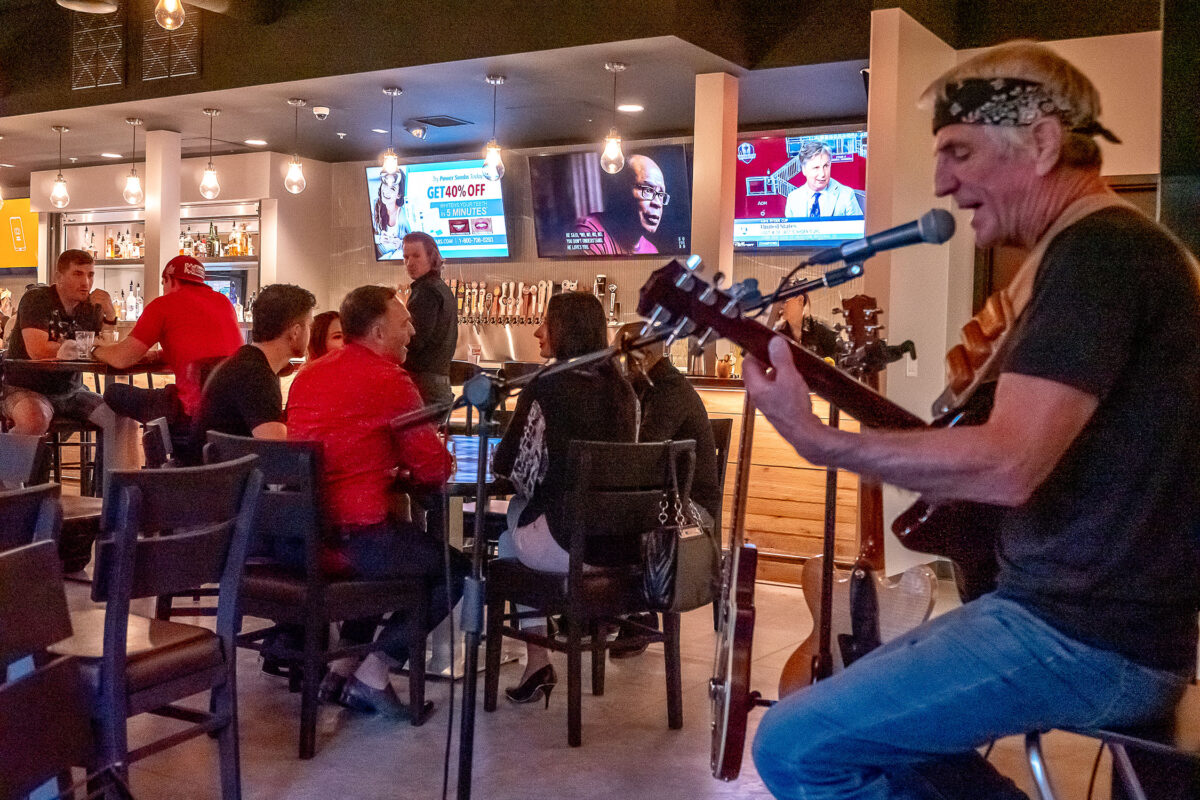 Hive 435 JNewman Web 041