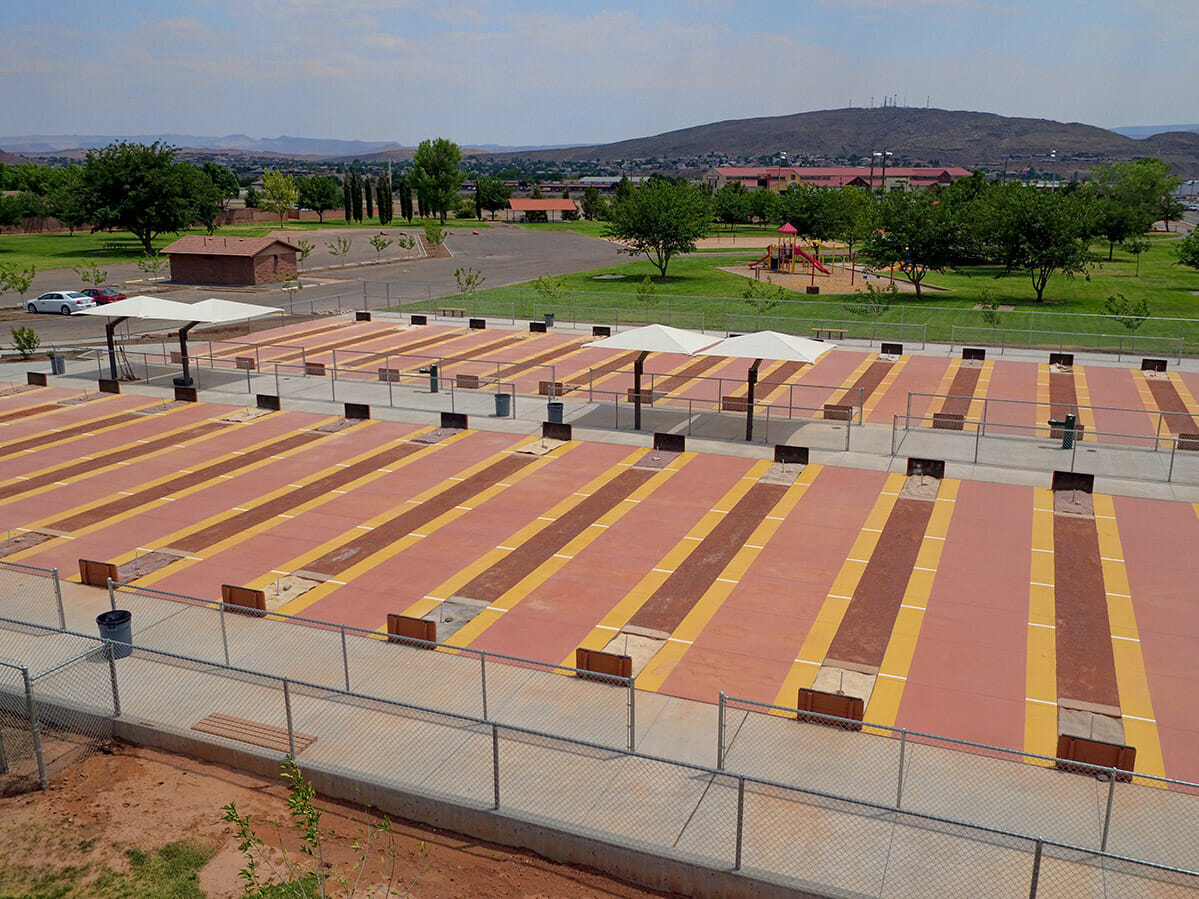 Close up view of horseshoe complex